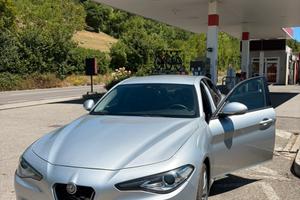 Alfa Romeo Giulia 2.2 Diesel 160 CV