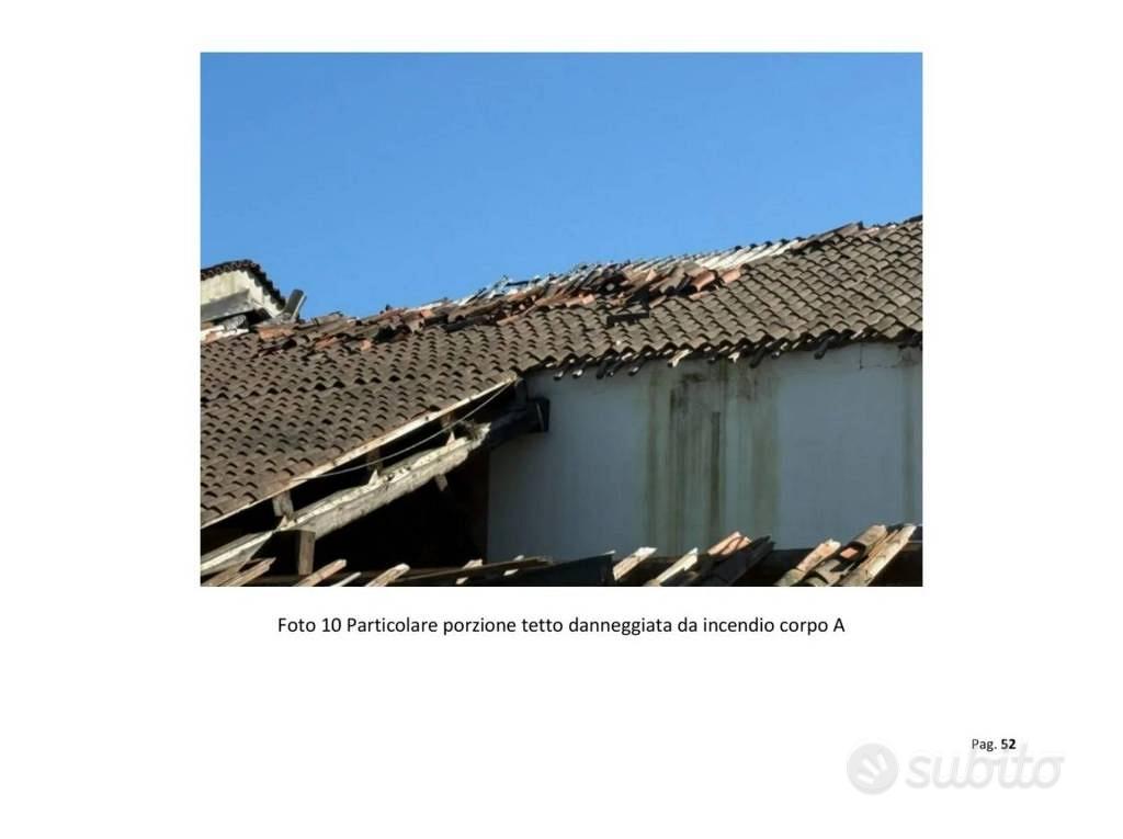 Immobile in asta di 459 m² con più di 5 locali a F - Altro