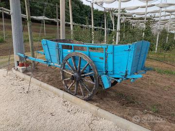 Carro in legno antico