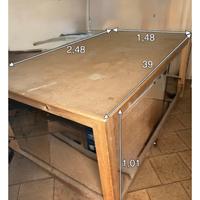 Tavolo da lavoro in legno per sartoria