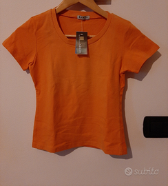 Top a maniche corte di Leads