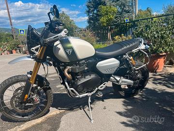 Triumph Scrambler 1200 super accessoriata