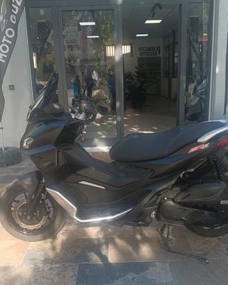 Aprilia SR GT 200 NERO OPACO 2023