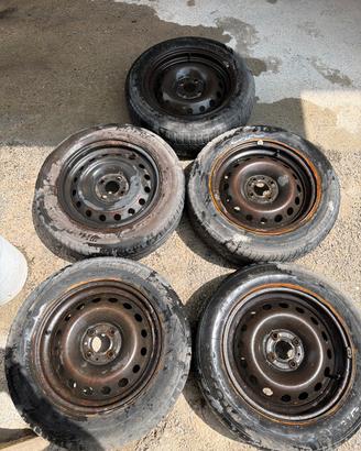 5 Cerchi ferro 15 “ clio IV