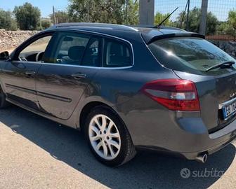 Laguna 3 grand tour  4 control