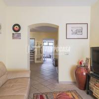 VILLETTA A SCHIERA IN BORGO SAN GIOVANNI