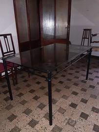 Tavolo in vetro