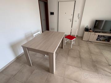 Tavolo, mobile tv, colonnina bagno