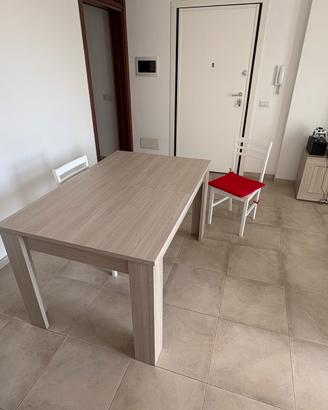 Tavolo, mobile tv, colonnina bagno
