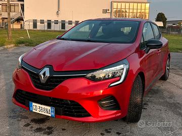 Renault Clio 2021 E-Tech full hybrid 140cv