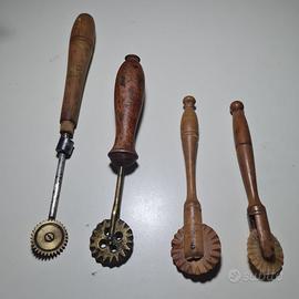 Strumenti d’epoca   , rotelle taglia pasta