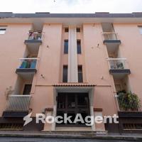 APPARTAMENTO MANSARDATO RISTRUTTURATO E ARREDATO