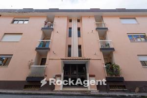 APPARTAMENTO MANSARDATO RISTRUTTURATO E ARREDATO