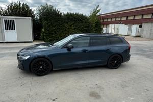 volvo V60 B4 R-Designe