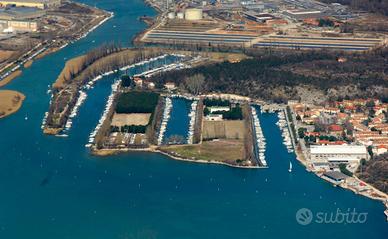 Posto barca villaggio del pescatore