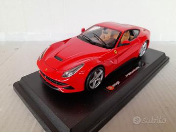 MODELLO  FERRARI F12 BERLINETTA  CON BASE BURAGO