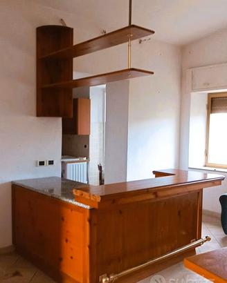 Bancone bar ad angolo in legno massello