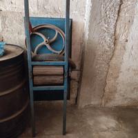 ATTREZZATURA PER VINIFICAZIONE