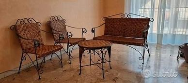 Salottino ferro battuto e rattan