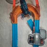 Hotwheels monster truck pista