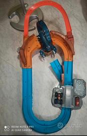 Hotwheels monster truck pista