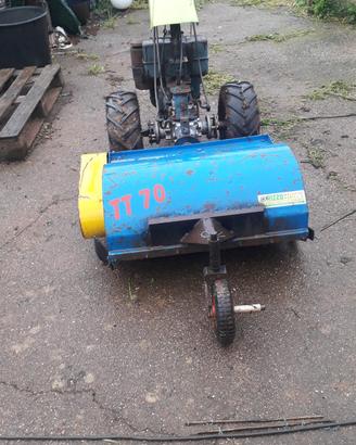 motocoltivatore grillo con  trincia 