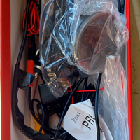 Schermo e CarPlay e Android Auto senza fili -