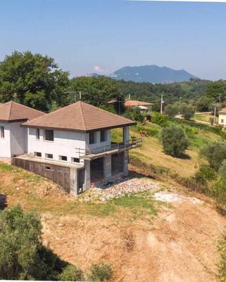 Villa di 290 m² con più di 5 locali e box auto a T