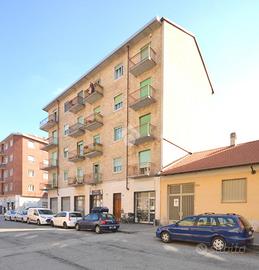 2 LOCALI A TORINO