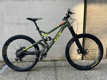 Bici da enduro GT Sanction