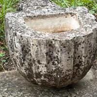 Antico arredo in marmo antico da giardino