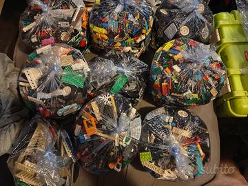 Lego (15.720 pezzi)