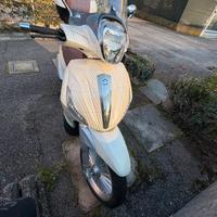 Piaggio Beverly 300 cc