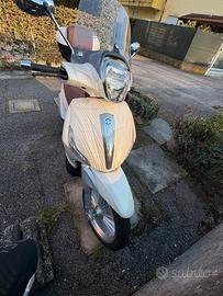 Piaggio Beverly 300 cc