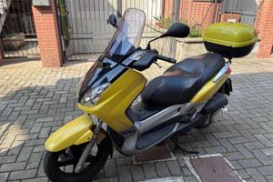 Yamaha Xmax 250