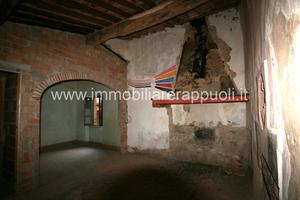 Appartamento da Ristrutturare nel Cuore di Sinalun