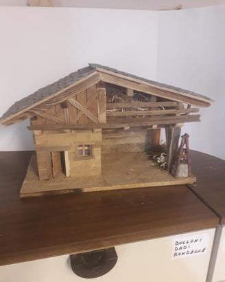 capanna presepe in legno