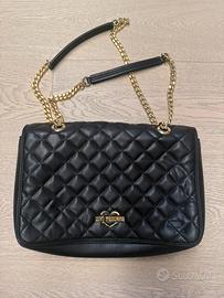 Borsa Love Moschino nera trapuntata con  catena