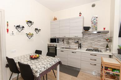 Cucina completa di elettrodomestici