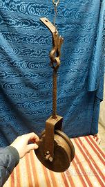 antica puleggia carrucola forgiata a mano legno 