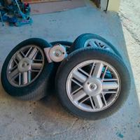 Cerchi in lega e pneumatici Renault Laguna Initial