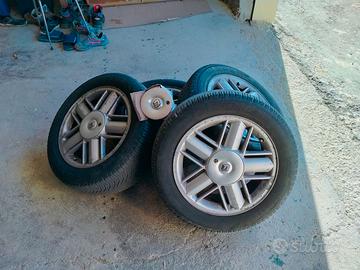 Cerchi in lega e pneumatici Renault Laguna Initial