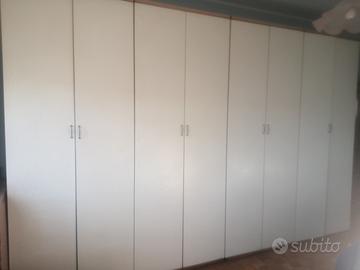 armadio di metri 4 per altezza metri 2,40