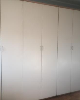 armadio di metri 4 per altezza metri 2,40