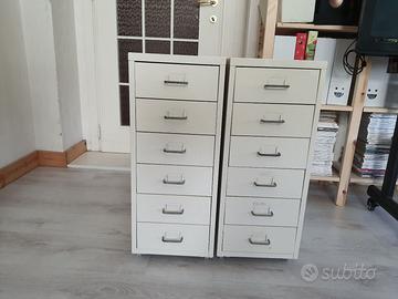 2 cassettiere in metallo bianche con rotelle