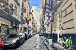 2 LOCALI A NAPOLI