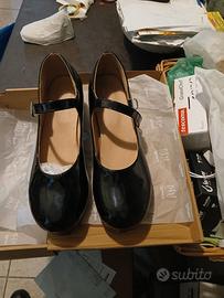 Scarpe con cinturino