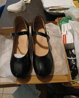 Scarpe con cinturino