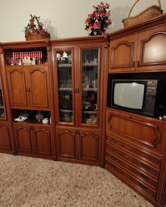 Libreria massiccia stile antico