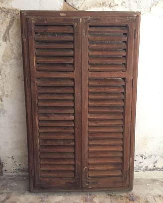 finestra in legno